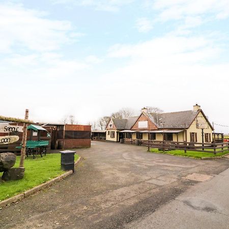 Apache Falls Lodge Limavady Exterior photo