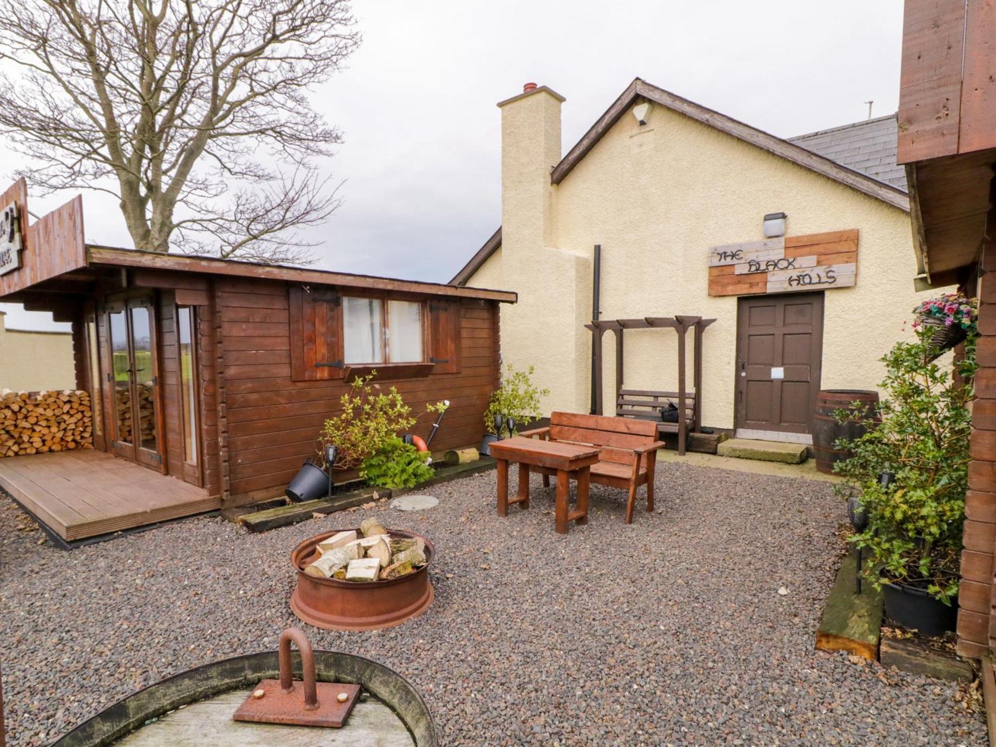 Apache Falls Lodge Limavady Exterior photo