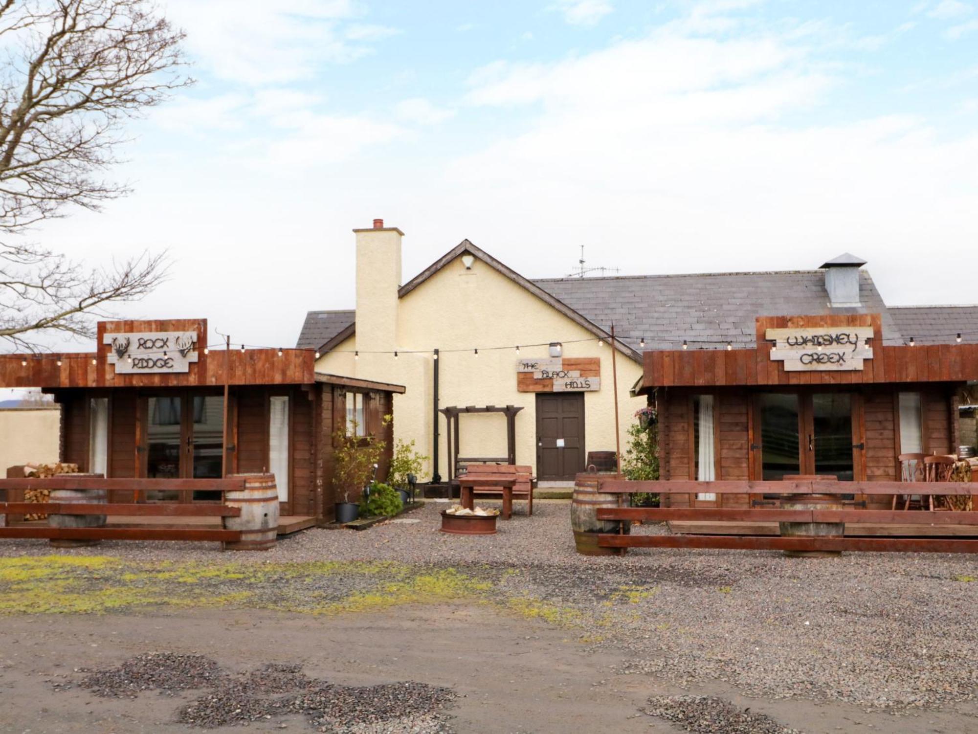 Apache Falls Lodge Limavady Exterior photo