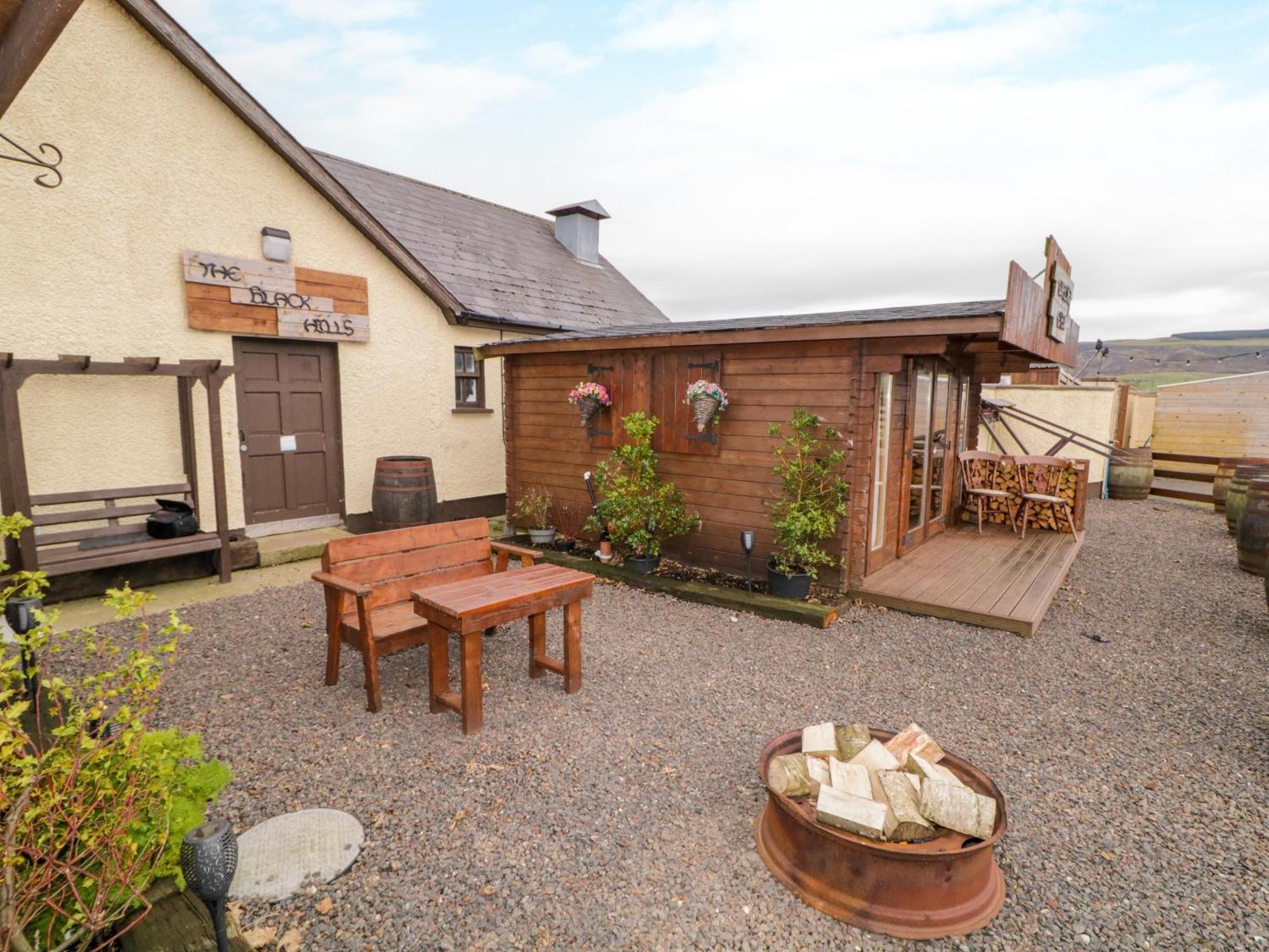 Apache Falls Lodge Limavady Exterior photo