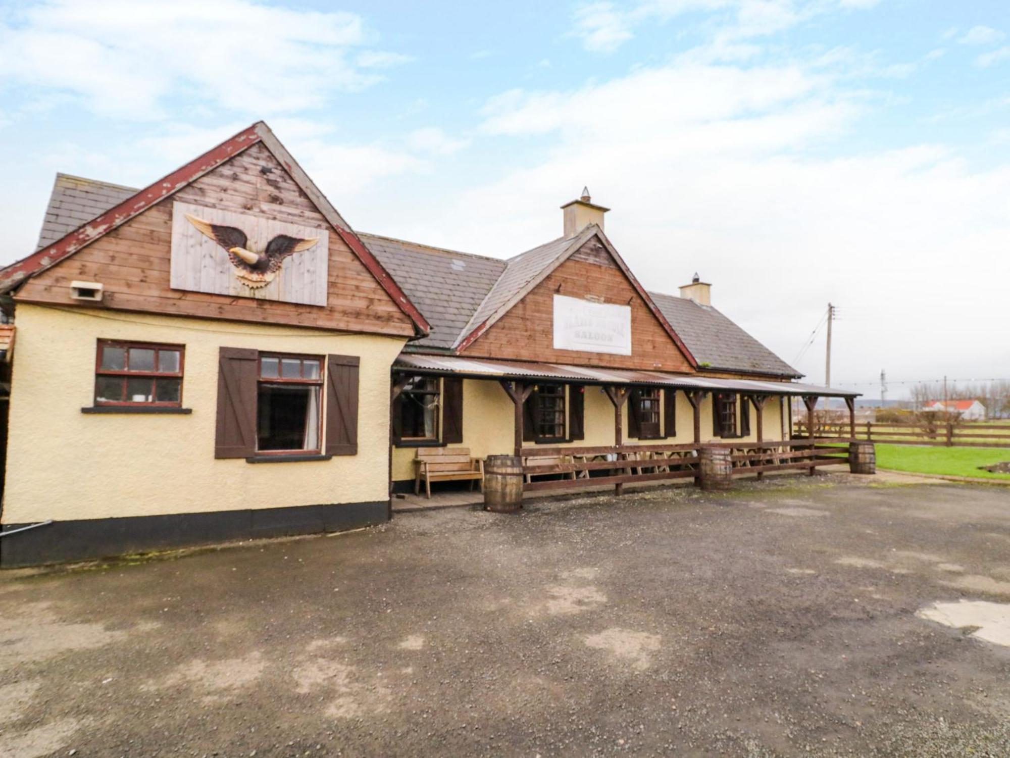 Apache Falls Lodge Limavady Exterior photo